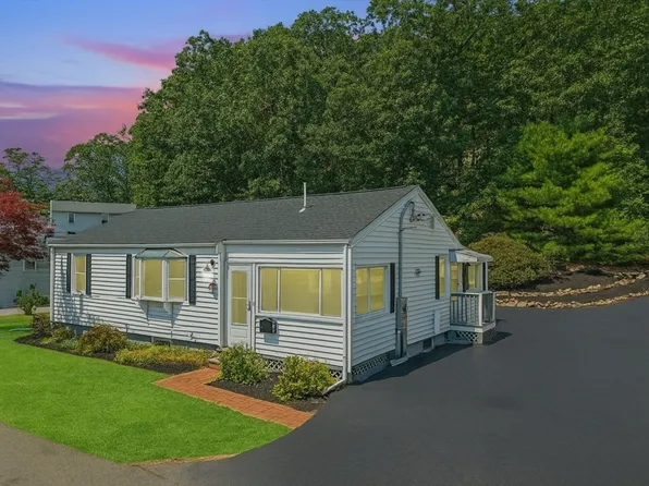 (undisclosed Address), Lynn, MA 01904