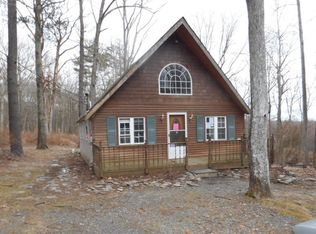 212 Spruce Dr, Dingmans Ferry, PA 18328