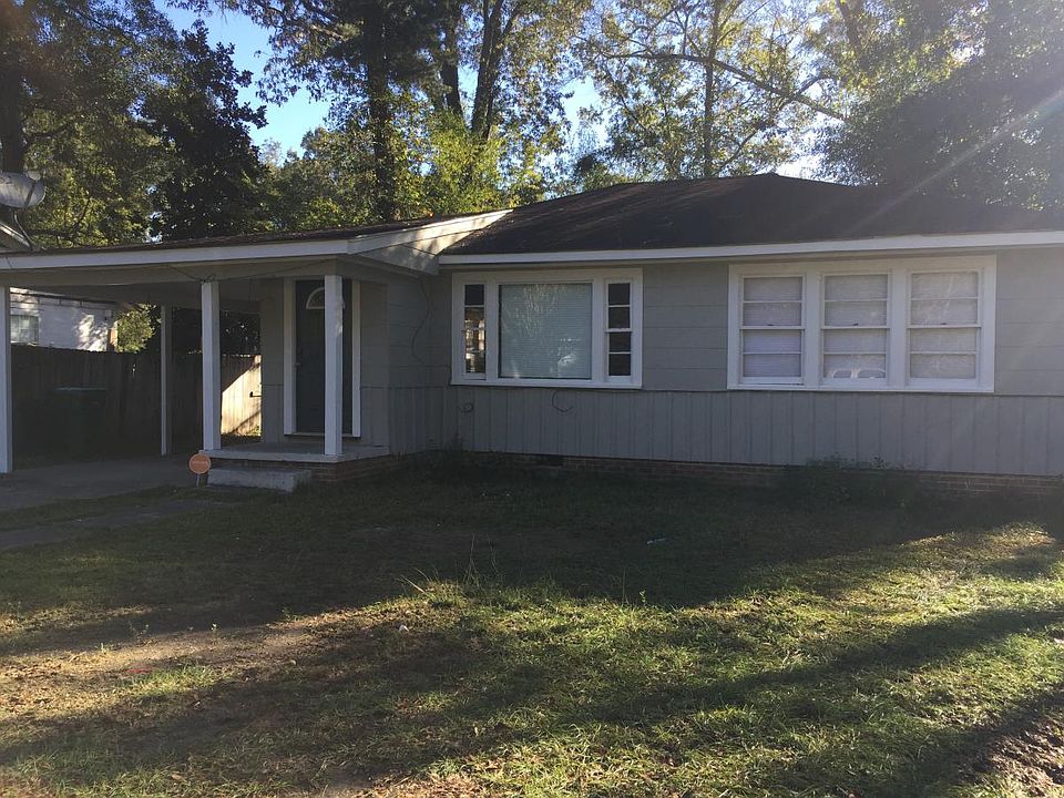 2nd image of 204 Rosewood Dr