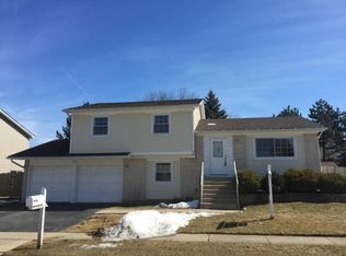 4411 Bayside Cir, Hoffman Estates, IL 60192