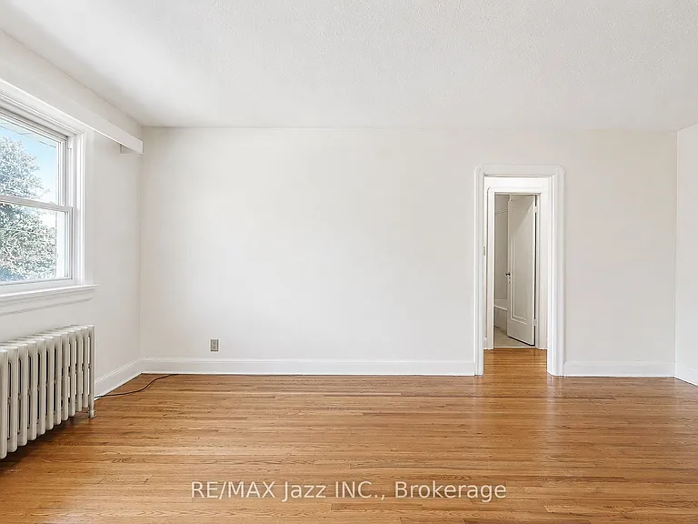 366 Mary St N #5 — Photo 8