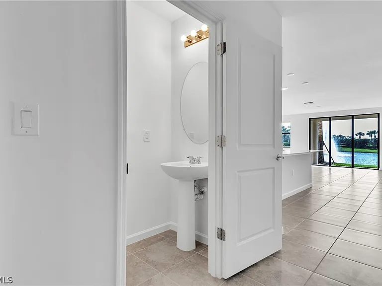 1424 Weeping Willow Ct — Photo 3