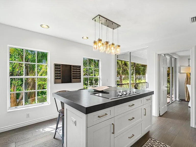 11823 Pebblewood Dr — Photo 13