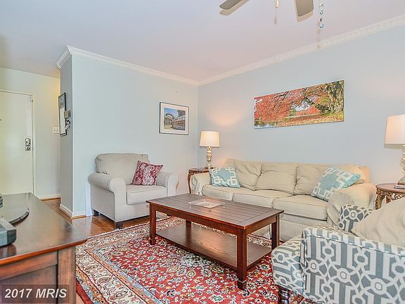 Spacious Entertaining Area