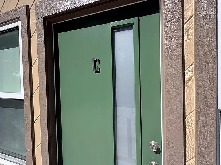 162 E Line St — Photo 2