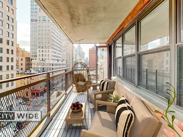 240 E 82nd St, New York, NY