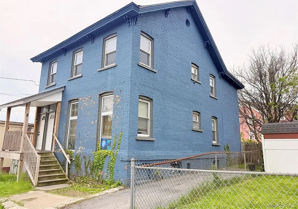 1st image of 8 Roberts St #2A