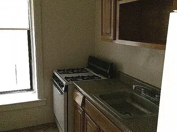 2nd image of 127 W 137th St #1F
