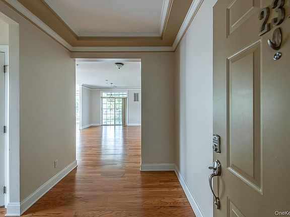 3rd image of 231 Regency Drive