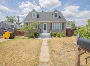 8448 Garden Rd, Pasadena, MD 21122