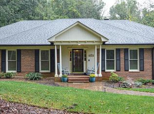 203 Raintree Rd, Advance, NC 27006