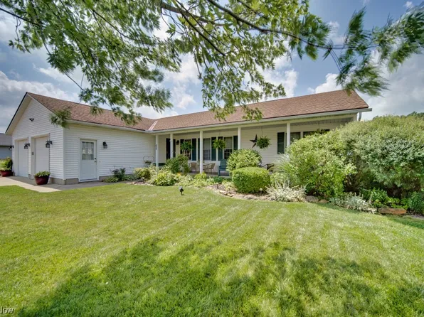 606 Bartish Dr, Amherst, OH 44001