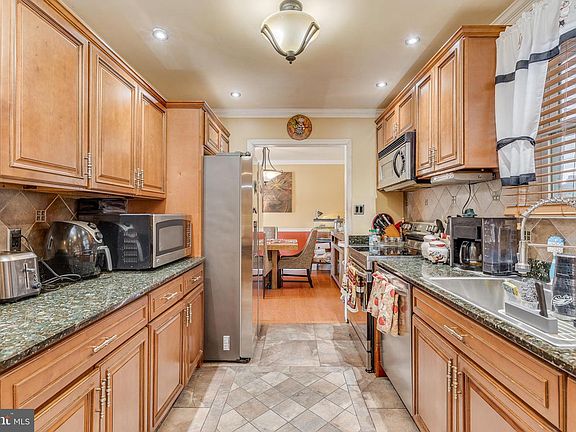 5th image of 8661 Wyndam Rd