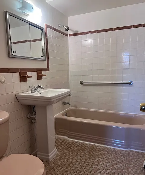 full bathroom