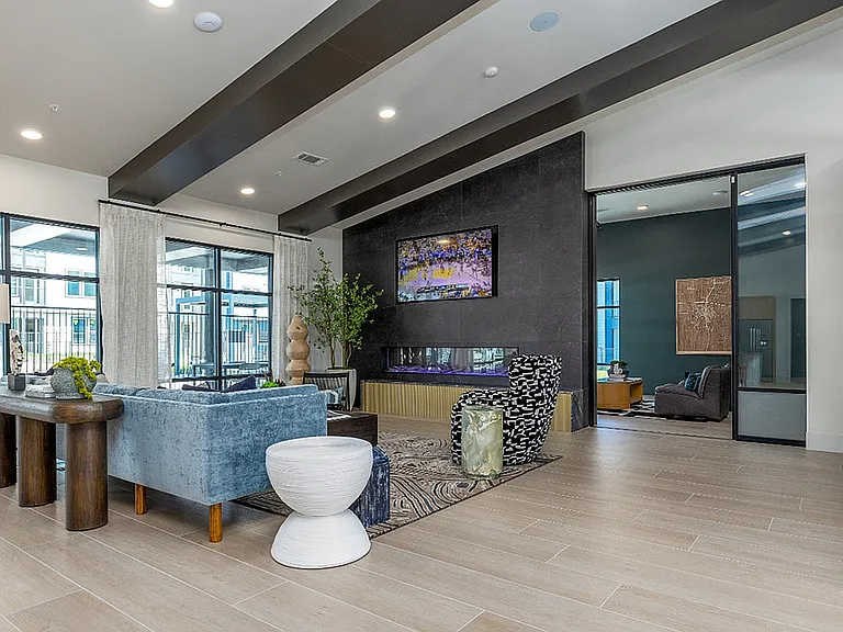 InteriorPhoto (1)