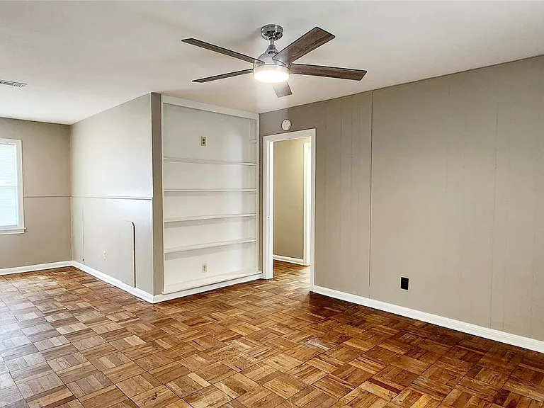 113 Laurel St — Photo 3