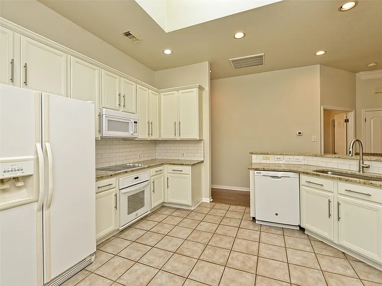 11 Troon Dr — Photo 9