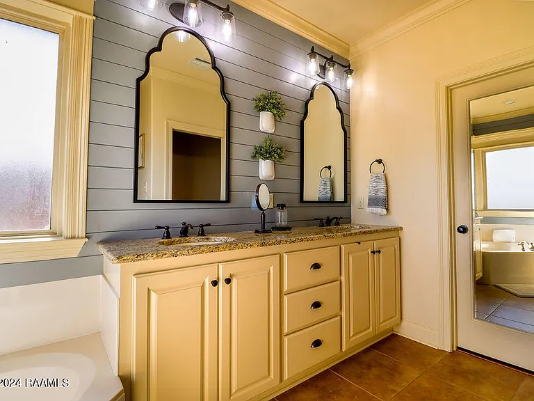 228 Crenshaw Dr — Photo 14