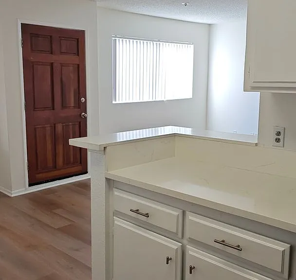 Villa Monaco Apartments — Photo 18