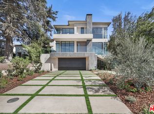 318 S Medio Dr, Los Angeles, CA 90049