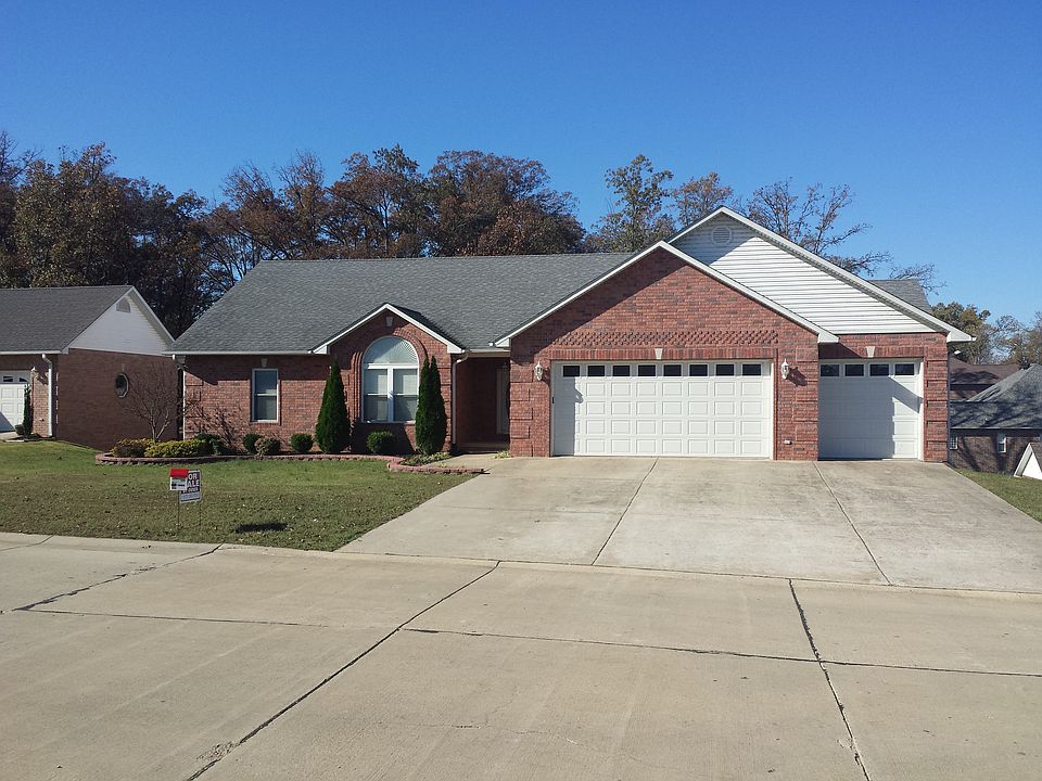 1st image of 2821 Karmen Ln
