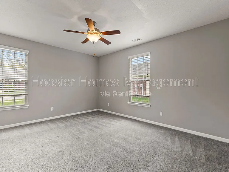 556 Dylan Dr — Photo 19