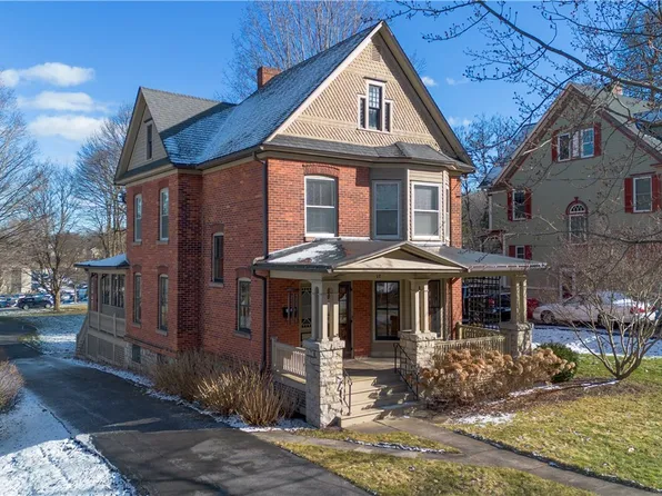 17 Pleasant St, Clifton Springs, NY 14432