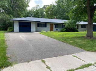 842 87th Ln NW, Coon Rapids, MN 55433