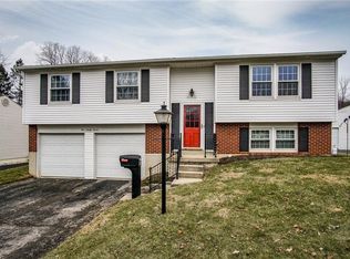 597 S Stadium Dr, Xenia, OH 45385