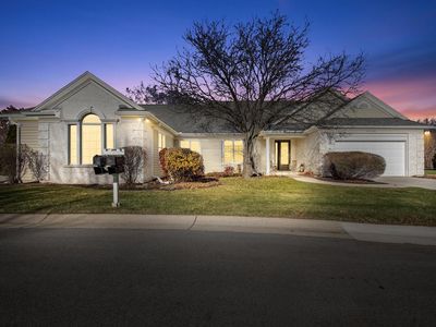 W233N3088 Oakmont COURT #B, Pewaukee, WI, 53072