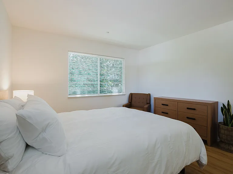 Parkwood Court Apartments — Photo 22