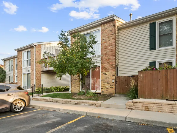 1977 Kenilworth Cir APT D, Hoffman Estates, IL 60169