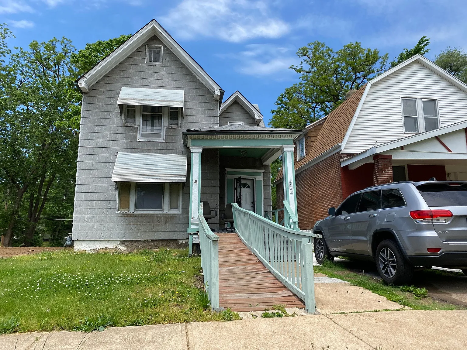 4925 Genevieve Ave photo 1