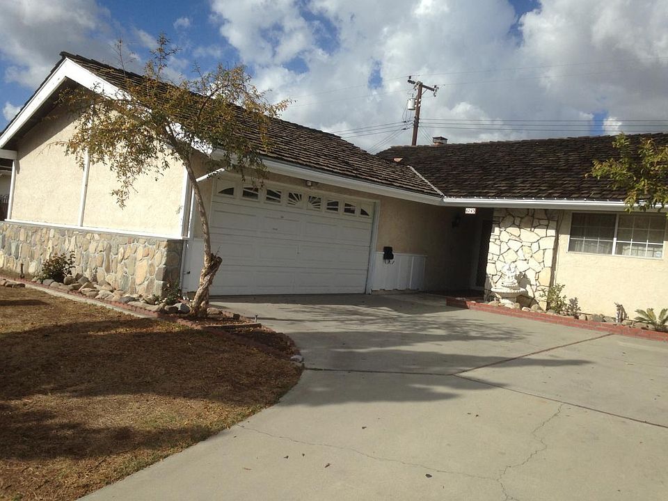 1st image of 6743 Longfellow Dr