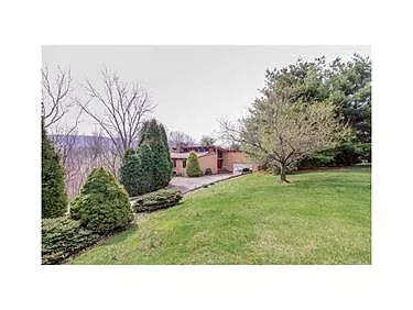100 Heritage Hills Rd photo 1