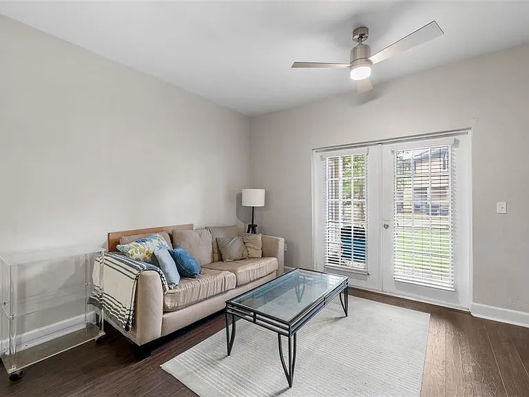 2927 SW 35th Pl #113 — Photo 9