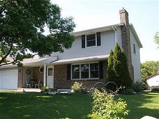 For Sale: 1303 Balsam Trail E, Eagan, MN 55123