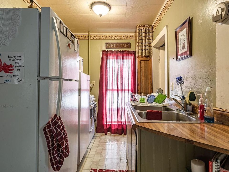1st image of 916 Liberty St #916