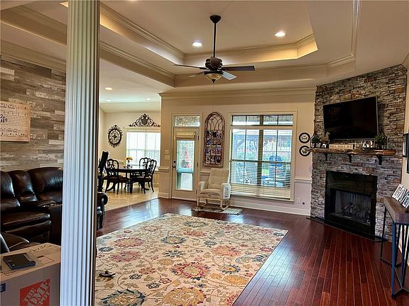 5th image of 2245 Turtle Creek Ln E