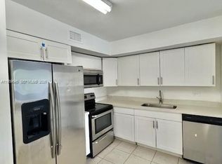 3690 N 56th Ave APT 902, Hollywood, FL 33021