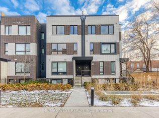 30 Ed Clark Gdns #11, Toronto, ON M6N 0B5