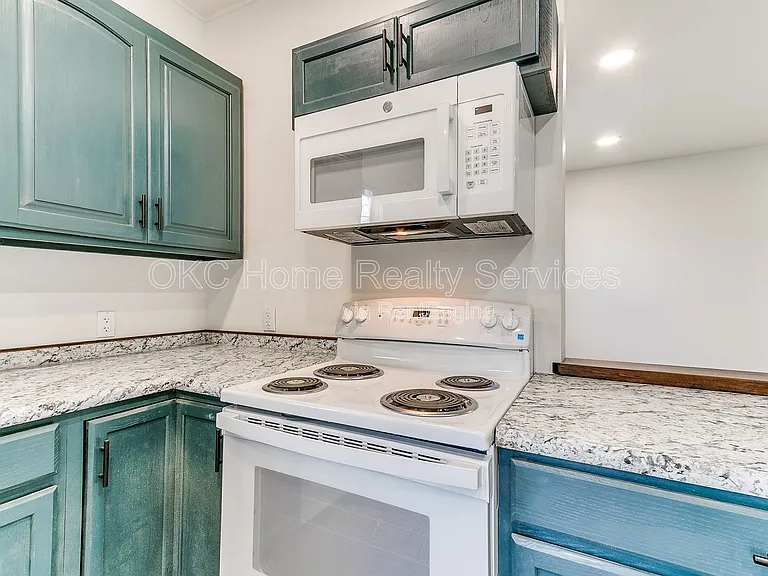 1812 W Noble Ave — Photo 62