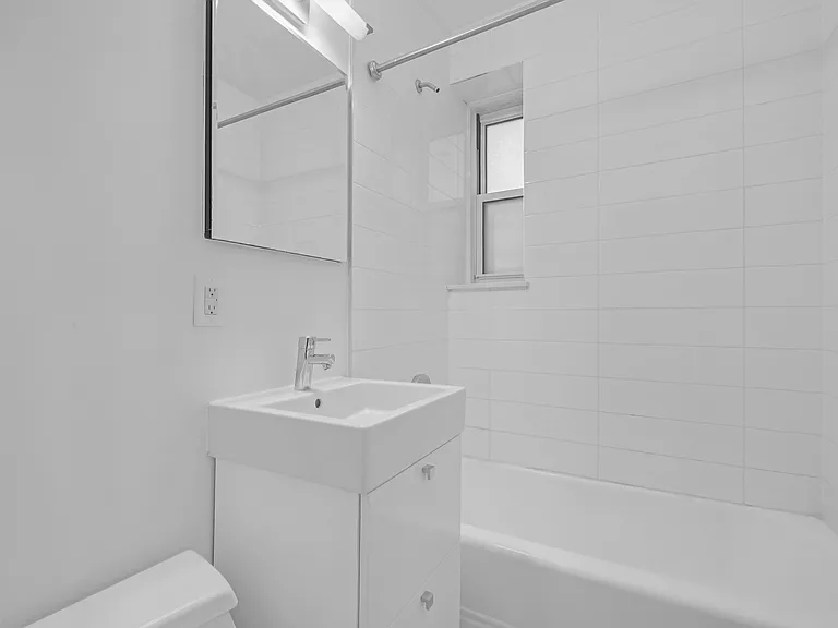 364 W 18th St #1F — Photo 8