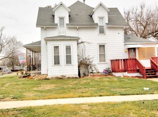 302 N 5th St, Watseka, IL 60970