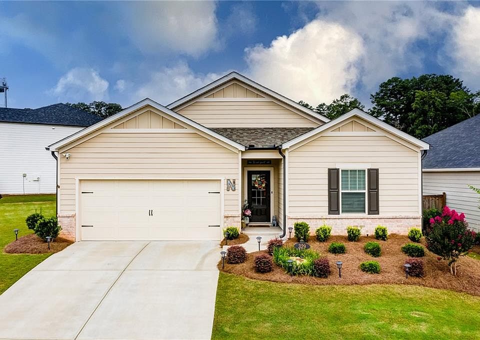 1st image of 329 Davis Ln