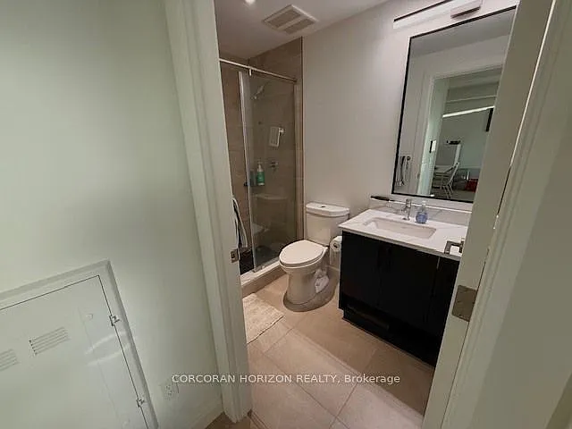 741 King St W #707 — Photo 3