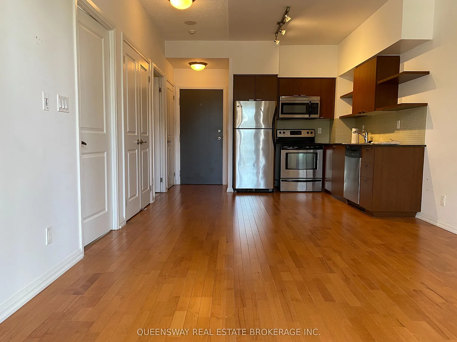 1 bed, $2,400 — Photo 2