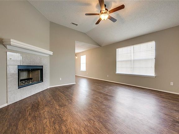 4th image of 3319 Guadalupe Ave