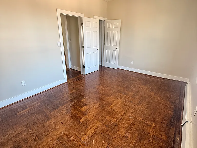 408 Leslie St #5 — Photo 3
