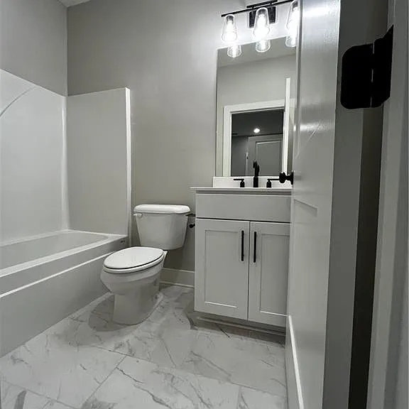 2011 Oak Ln NW — Photo 9